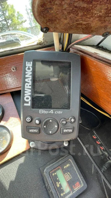 Bayliner. ����� 8,2��., ��������� ���������, 225��.�., ������ ����