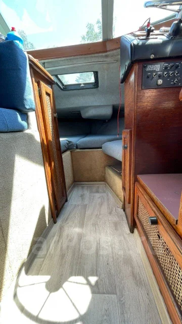 Bayliner. ����� 8,2��., ��������� ���������, 225��.�., ������ ����