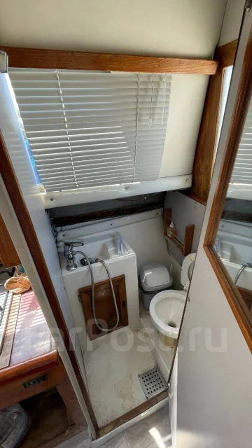 Bayliner. ����� 8,2��., ��������� ���������, 225��.�., ������ ����