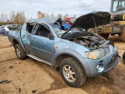 Mitsubishi L200 ����