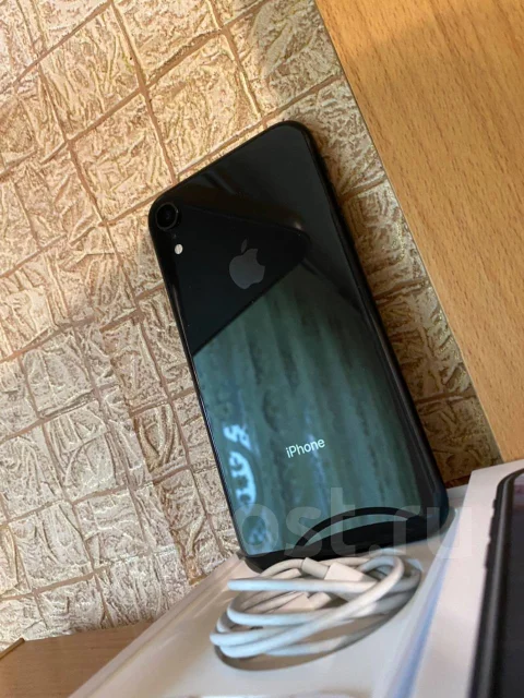 Apple iPhone Xr. �/�, 64 ��, ������, 4G LTE, NFC ����