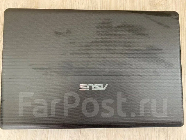 Asus X55U. 15.4", 130����, ��� 8 ��, ���� 120���, WiFi: 1, Bluetooth: 1, ����������� �� 2��. ����