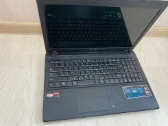 Asus X55U. 15.4", 130����, ��� 8 ��, ���� 120���, WiFi: 1, Bluetooth: 1, ����������� �� 2��. ����