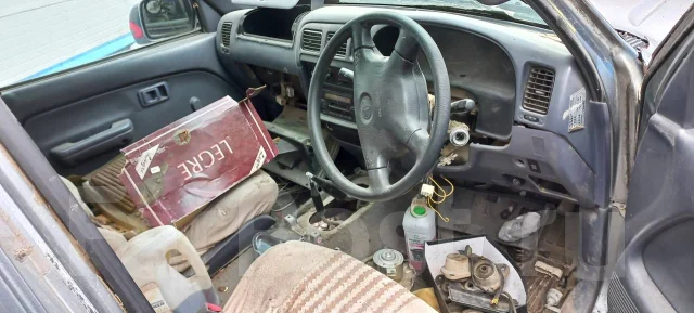Toyota Hilux Pick Up. LN106 ����