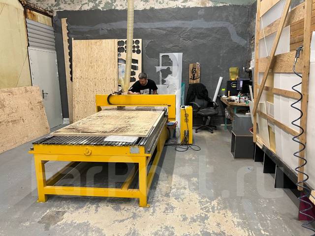 Монтажник, специалист по изготовлению наружной рекламы, работа в ООО ...