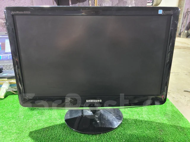 Samsung. 20", ���������� �� (LCD, LED, QLED) ����