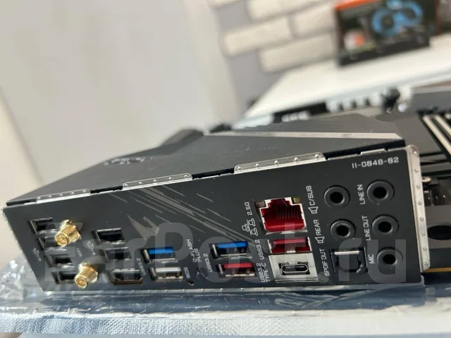 AMD B550 ����