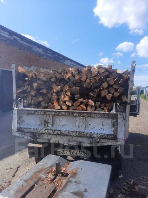 Продам дрова колотые в укладку, под заказ. Цена: 17 000₽ во Владивостоке
