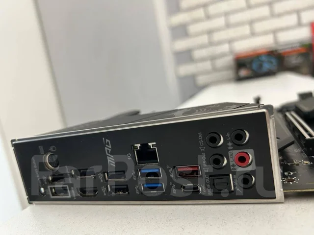 AMD B550 ����