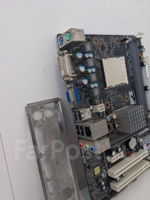 Socket AM3+ ����