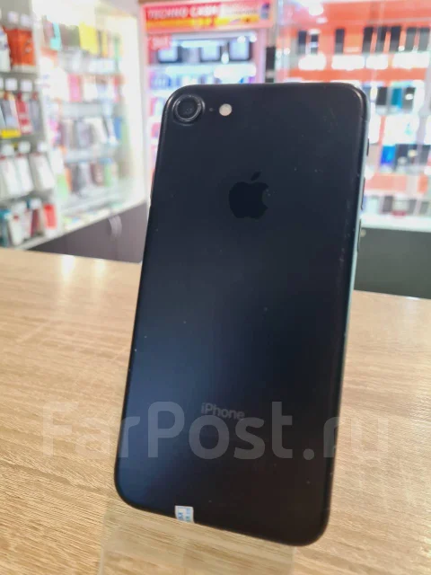 Apple iPhone 7. �/�, 32 ��, ������, 4G LTE, NFC ����