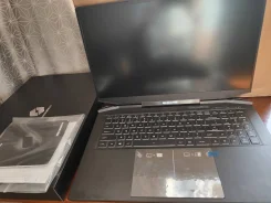 Mechrevo. 17.2", 2,3����, ��� 32 ��, ���� 1 000���, WiFi: 1, Bluetooth: 1, ����������� �� 20��. ����