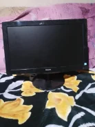 Philips. 17" ����