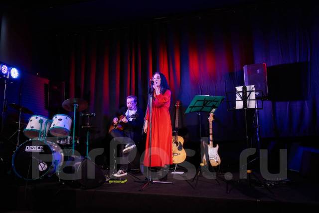 Уроки игры на барабанах и гитаре в Хабаровске