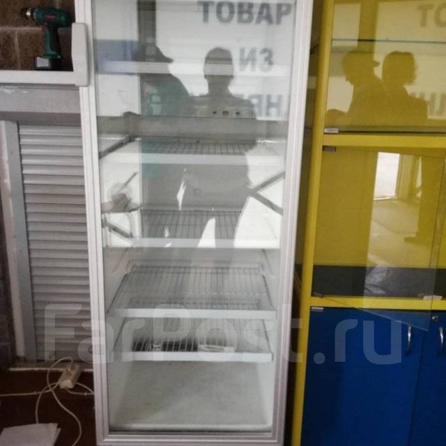 Холодильная ветрина Бирюса, б/у, в наличии. Цена: 10 000₽ во Владивостоке