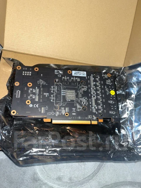 Radeon RX 6600 ����