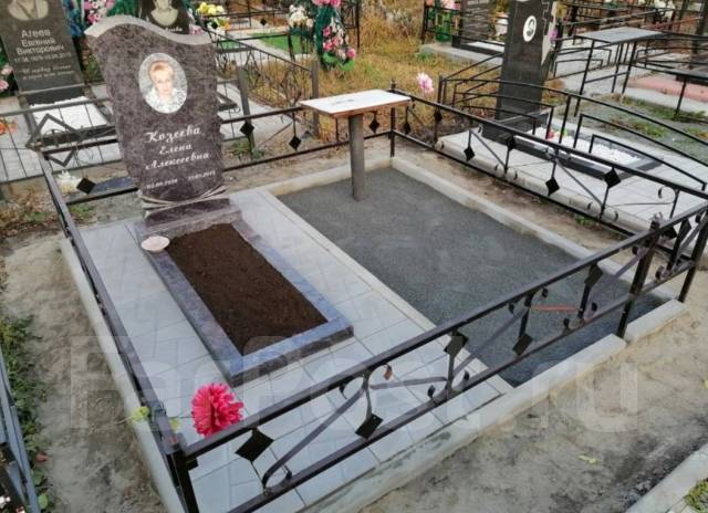 Оградки на кладбище в Хабаровске