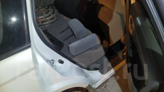 Nissan Avenir Salut. W11010064 ����