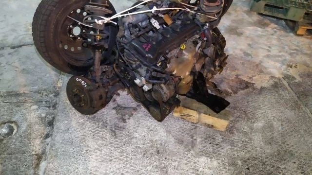 Nissan Avenir Salut. W11010064 ����