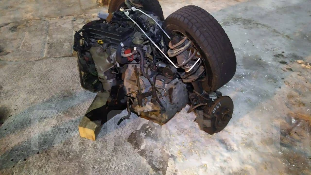 Nissan Avenir Salut. W11010064 ����