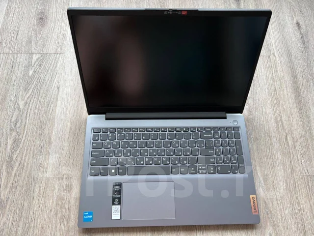 Lenovo IdeaPad 3. 15.6", 1,2����, ��� 8 ��, ���� 512���, WiFi: 1, Bluetooth: 1 ����