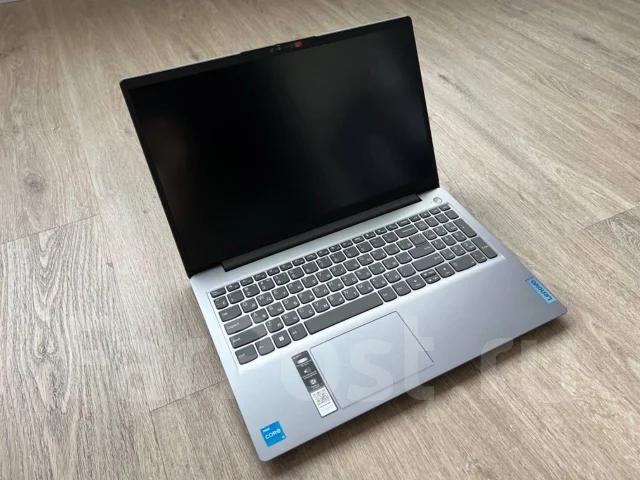 Lenovo IdeaPad 3. 15.6", 1,2����, ��� 8 ��, ���� 512���, WiFi: 1, Bluetooth: 1 ����