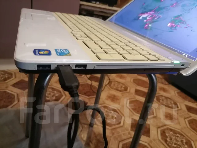 Sony VAIO PCG-71211V. 15.6", 2,5����, ��� 3072 ��, ���� 250���, WiFi: 1, Bluetooth: 1, ����������� �� 1��. ����