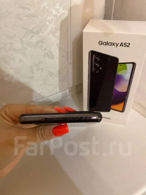 Samsung Galaxy M52 5G. �/�, 64 ��, ������, NFC ����