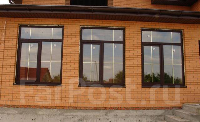 Фото пластиковых окон в частном доме коричневого цвета