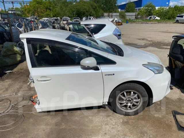 Toyota Prius a. ZVW41, 2ZRFXE ����