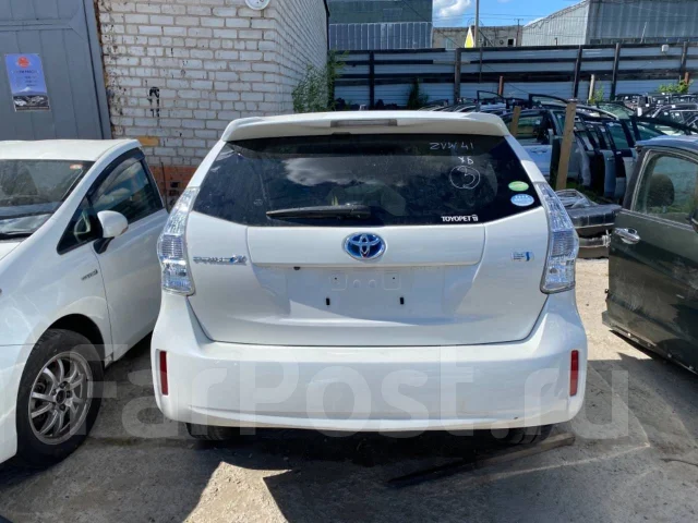 Toyota Prius a. ZVW41, 2ZRFXE ����