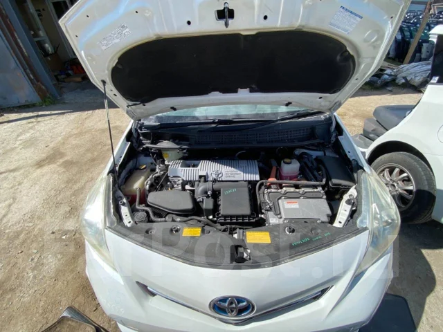 Toyota Prius a. ZVW41, 2ZRFXE ����