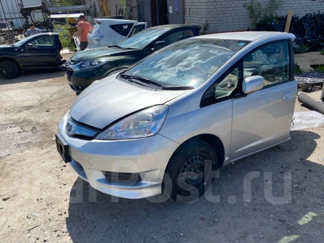 Honda Fit Shuttle. GP2, LDA ����