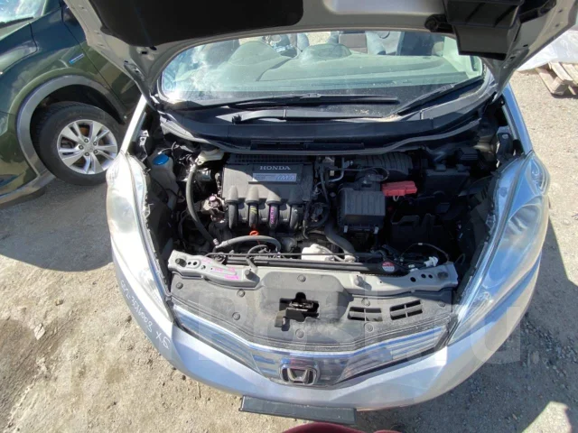 Honda Fit Shuttle. GP2, LDA ����