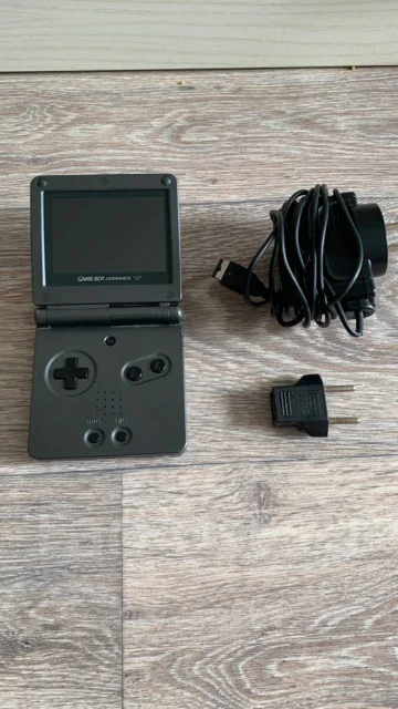Nintendo Game Boy Advance SP ����