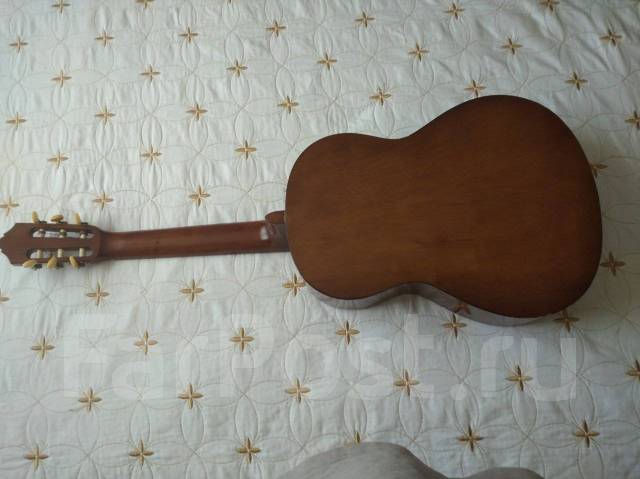 Гитара Yamaha CM40 с чехлом, б/у, в наличии. Цена: 10 000₽ во Владивостоке