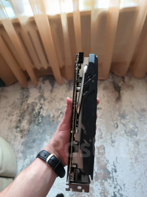 Radeon RX 580 ����