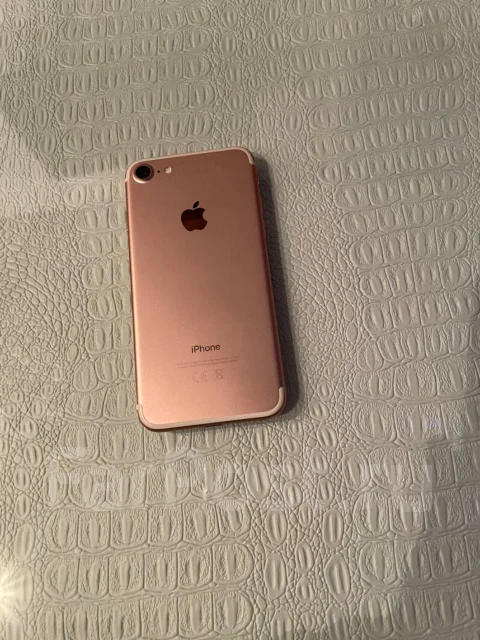 Apple iPhone 7. �/�, 32 ��, ������� ����