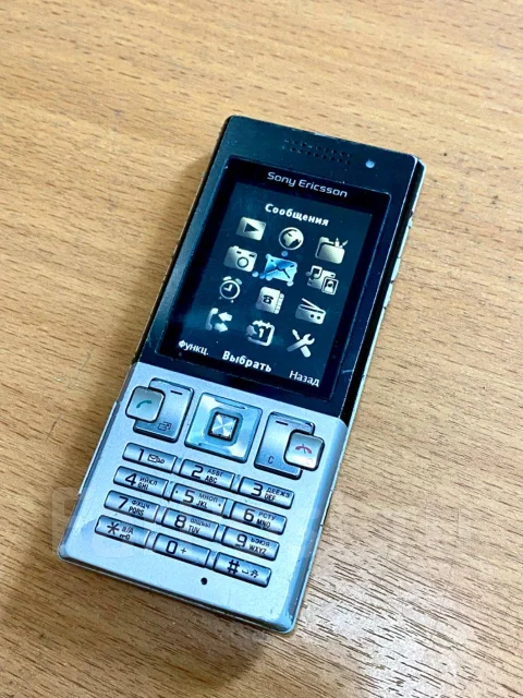 Sony Ericsson T700. �/�, �����������, ������ ����