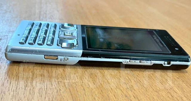 Sony Ericsson T700. �/�, �����������, ������ ����