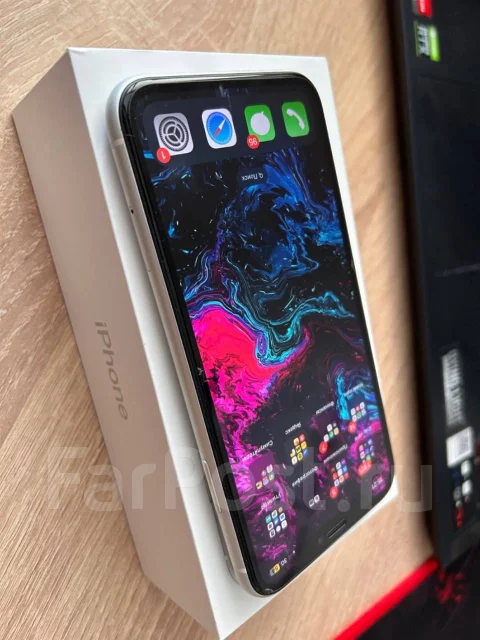 Apple iPhone Xr. �/�, 64 ��, �����, 3G, 4G LTE, NFC ����