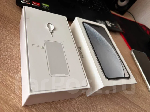 Apple iPhone Xr. �/�, 64 ��, �����, 3G, 4G LTE, NFC ����