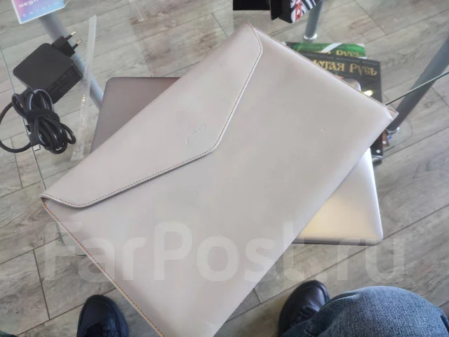 Asus ZenBook. 14", ��� 8 ��, WiFi: 1, Bluetooth: 1 ����