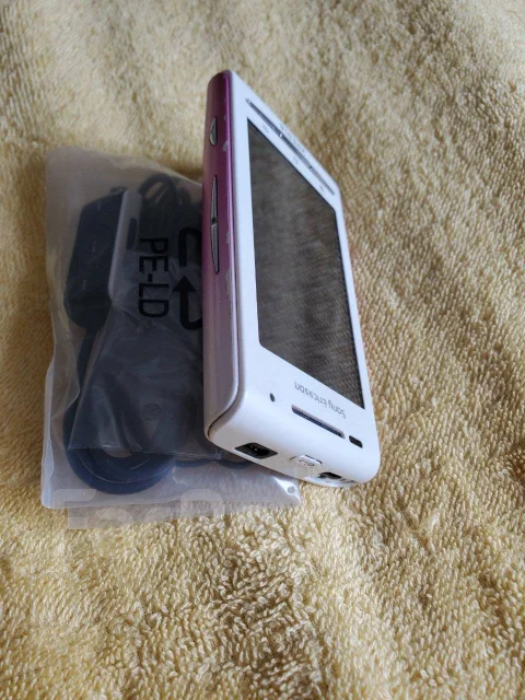 Sony Ericsson Xperia X8. �/�, �� 8 ��, �����, �������, 3G ����