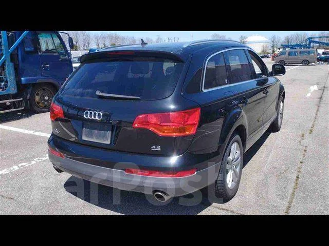 Audi Q7 ����
