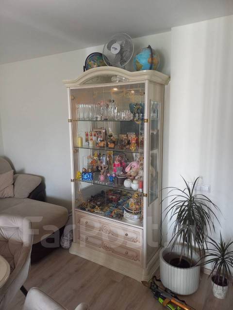 Сервант в зал/ гостиную с подсветкой, б/у, в наличии. Цена: 19 000₽ во ...