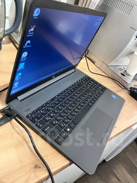 HP 15s. 14", ��� 6 ��, ���� 118���, WiFi: 1, Bluetooth: 1, ����������� �� 5��. ����