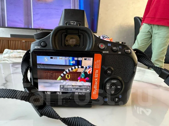 Sony Alpha SLT-A57 ����