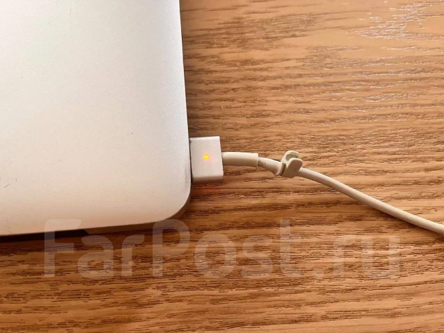 Apple MacBook Air 13 2015 Early. 13.3", 1,6����, ��� 8 ��, ���� 251���, WiFi: 1, Bluetooth: 1, ����������� �� 7��. ����