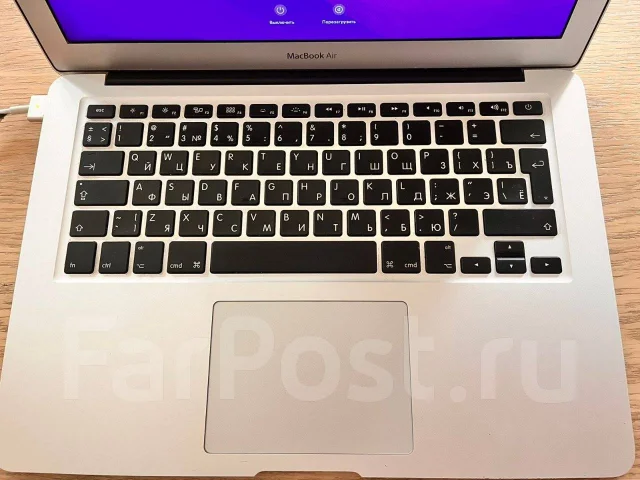 Apple MacBook Air 13 2015 Early. 13.3", 1,6����, ��� 8 ��, ���� 251���, WiFi: 1, Bluetooth: 1, ����������� �� 7��. ����